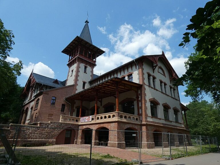 Antrag der Fraktionen DIE LINKE, BÜNDNIS 90/ DIE GRÜNEN und MitBürger& Die PARTEI zur Prüfung einer Mitgliedschaft der Stadt Halle (Saale) inder gemeinnützigen Genossenschaft Peißnitzhaus ( Peißnitzhaus e.G)